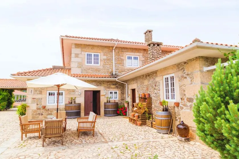 Studio with shared pool jacuzzi and furnished terrace at Armamar - Image 1