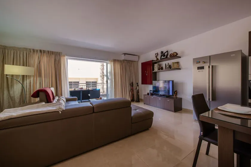 Luxury Apartment Close to the Sea - Image 1