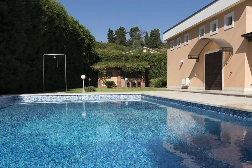 Profumi Di Aci Boutique B&B - Image 1