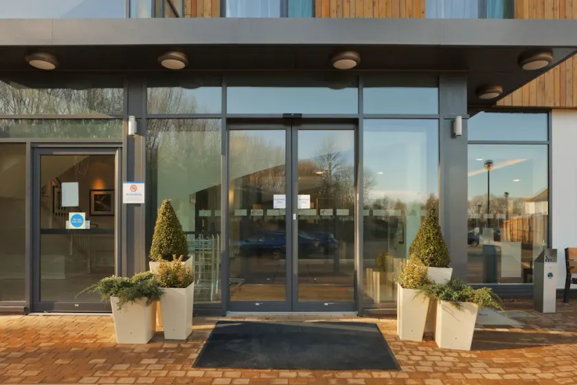 The Duxford Hotel Cambridge South M11 Jct10 - Image 1