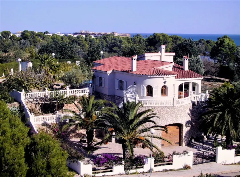 Villa With 3 Bedrooms in Ampolla, With Wonderful sea View, Private Pool, Furnished Garden - Image 1