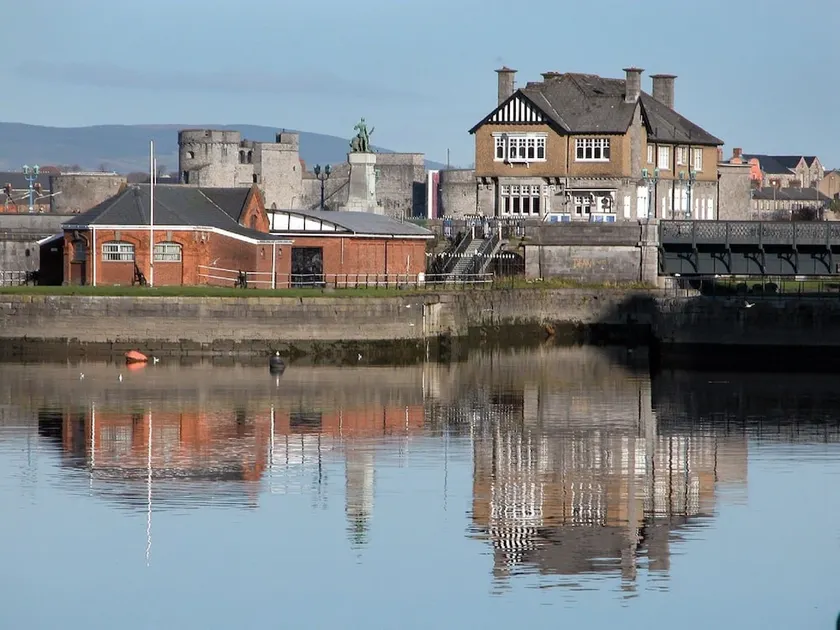 Quay Apartment Limerick - Image 1