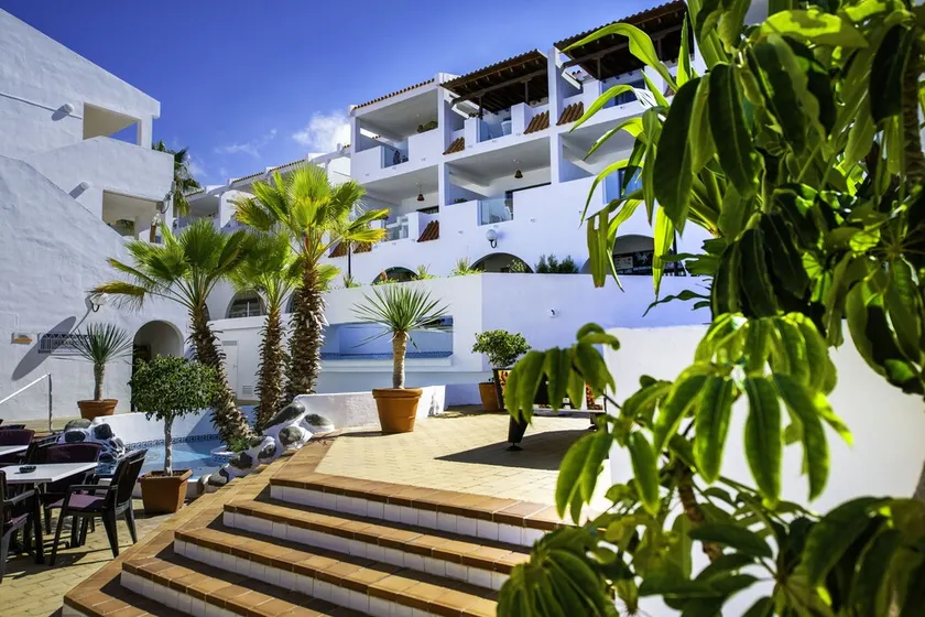 Apartamentos Albatros - Image 1