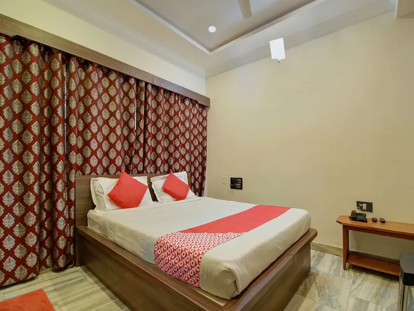 OYO 15955 Rest Inn - Image 1