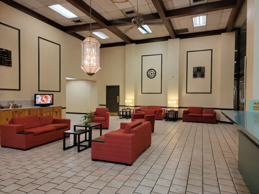 Rest Inn - Extended Stay I-40 Airport, Wedding & Event Center - Image 1
