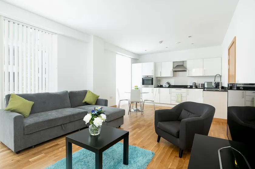 Luxury Apartment London Sleeps 4 - Image 1