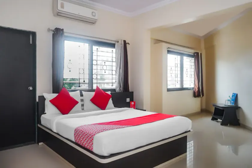 Hotel Yashraj Inn - Image 1