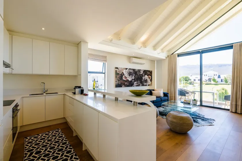 Cape Winelands Properties - Image 1