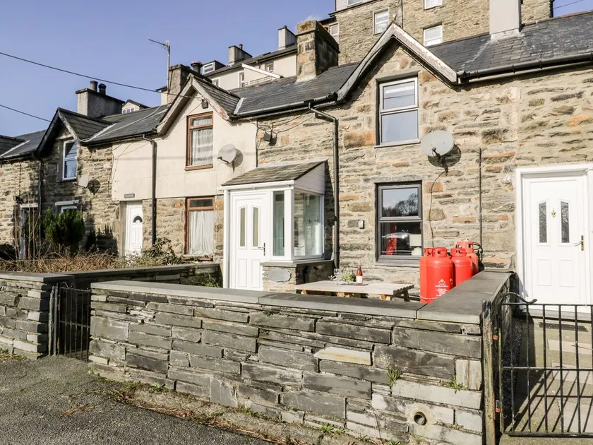 Glan yr afon Cottage - Image 1