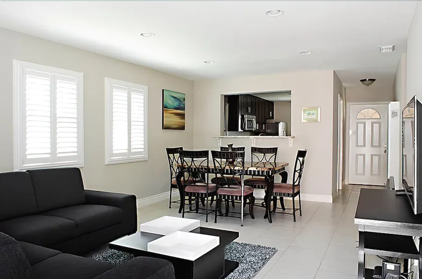 Anaheim Beacon House - Image 1
