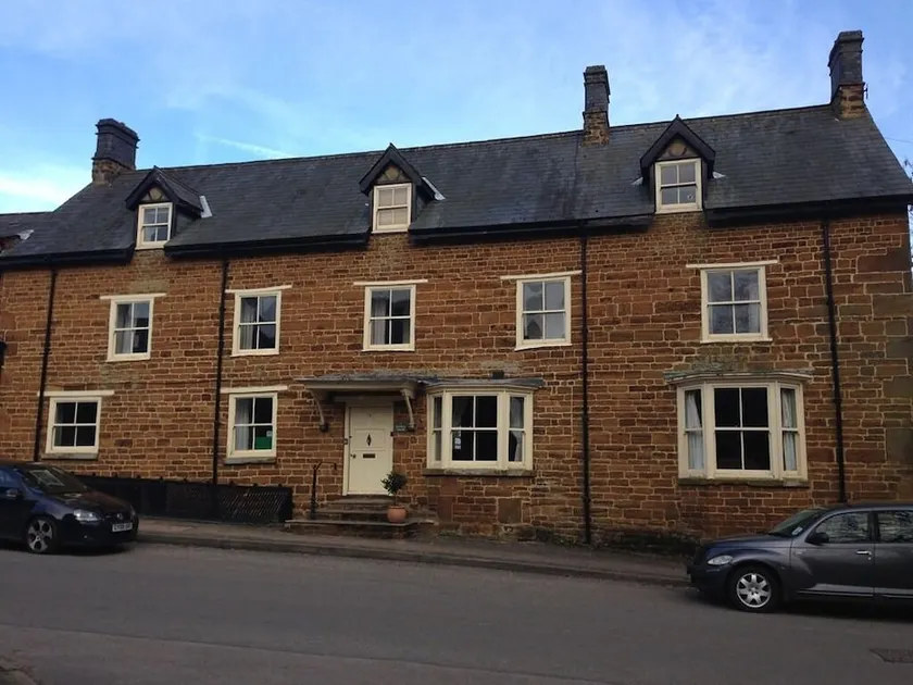 Kendal House - Image 1
