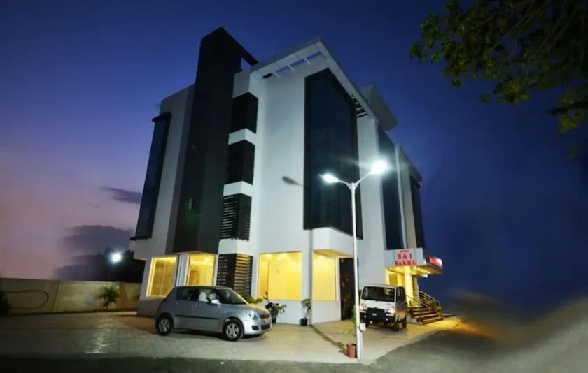Hotel Sai Sakha - Image 1