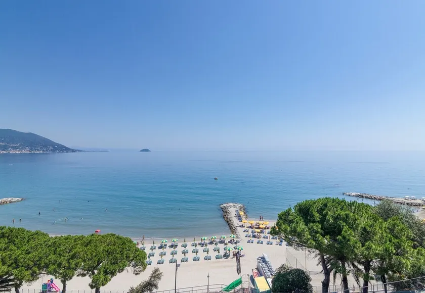 Frontline Beach 16 - B3 - Near To The Sea - Image 1
