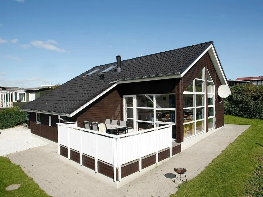 Beautiful Holiday Home in Juelsminde With Jacuzzi - Image 1