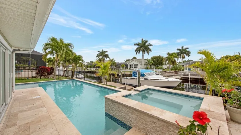 Charmante maison conviviale et familiale avec barbecue, piscine privée et terrasse | Vue sur l'eau | Avec animaux bienvenus - Image 1