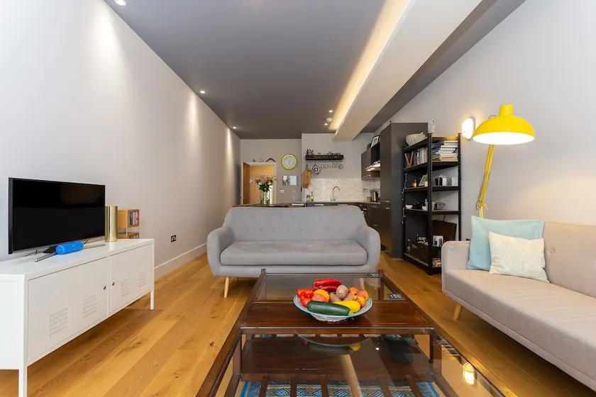 1 Bedroom Converted Warehouse In Stoke Newington - Image 1