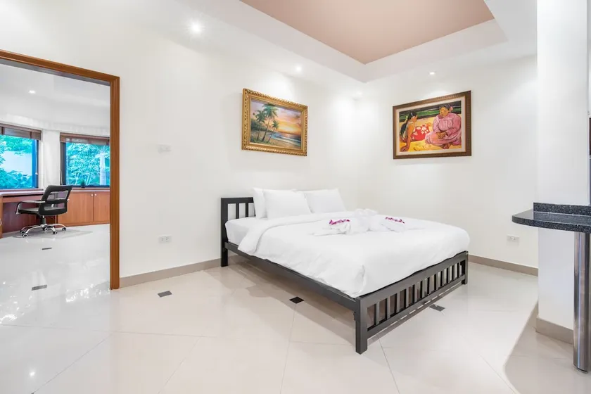 VIP Villas Pattaya Hollywood Jomtien Beach - Image 1