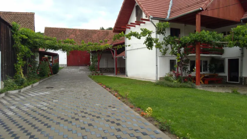 Pensiunea Flori - Image 1