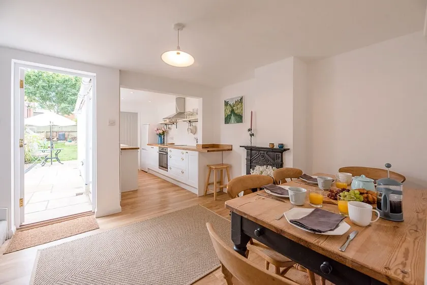 Victoria Cottage, Saxmundham - Image 1