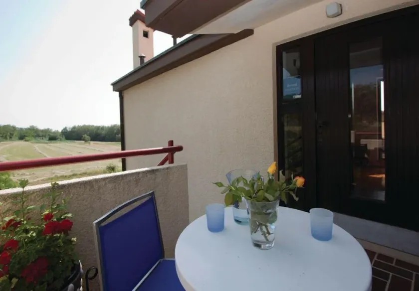 Bruno - Spacious Yard - A1 - Image 1