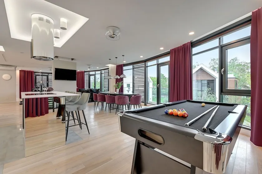 Flats For Rent - Sea Apartments - Image 1
