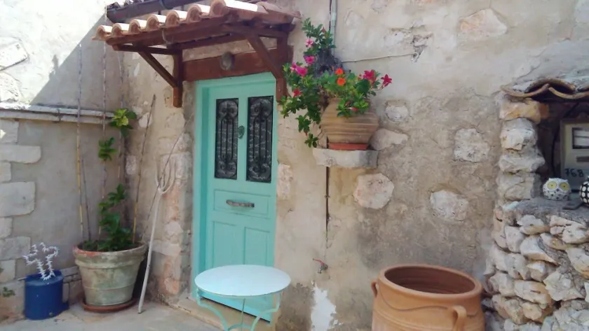 Quaint Greek Cottage, Rural Setting, Great Views - Image 1