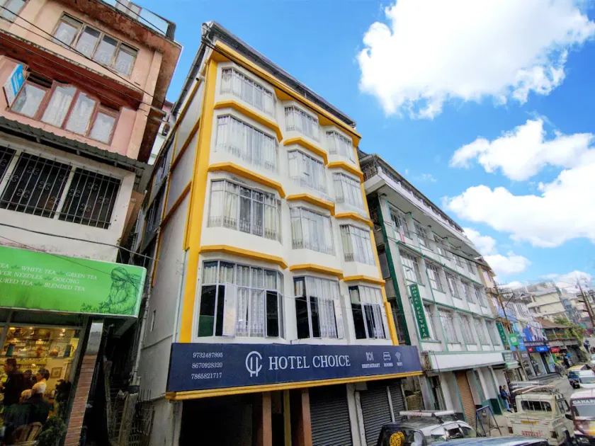 Choice Hotel by OYO Rooms - Image 1