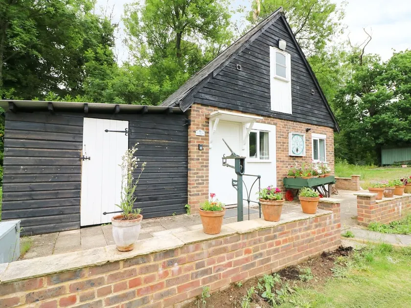Tick Tock Cottage - Image 1