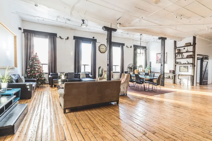 LikeAHotel Les lofts Vieux Montreal - Image 1