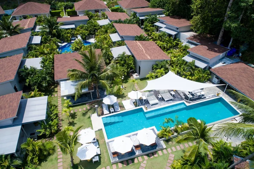 CoconutsPalm Resort - Image 1