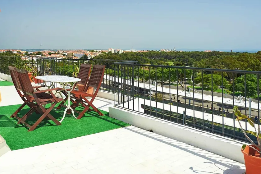 Apartment With 4 Bedrooms in Carcavelos, With Wonderful sea View, Furnished Terrace and Wifi - Image 1