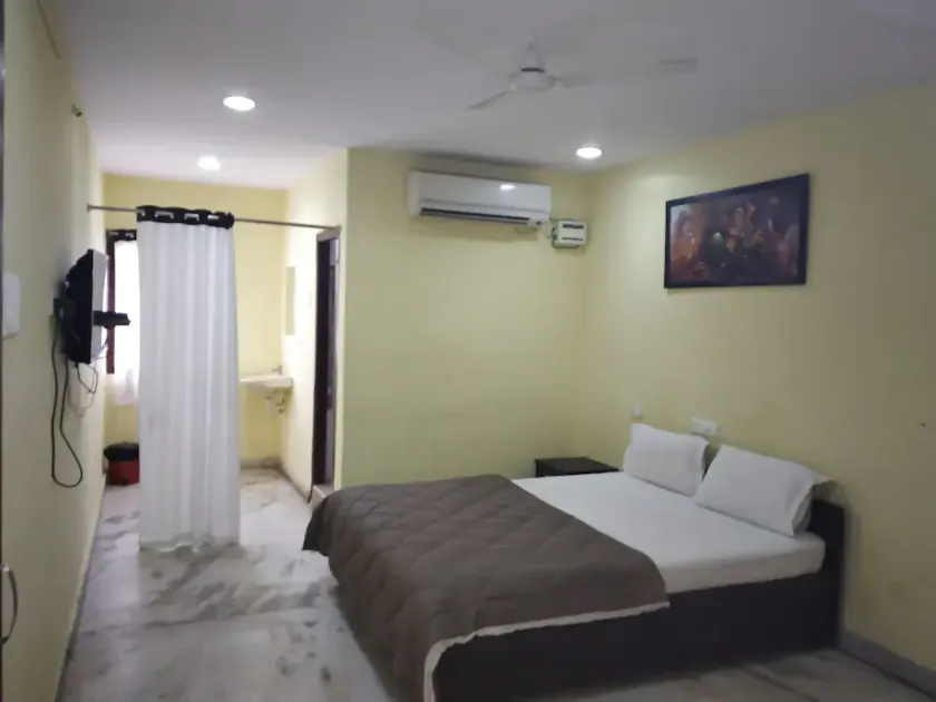 Hotel Grand Seasons - Image 1