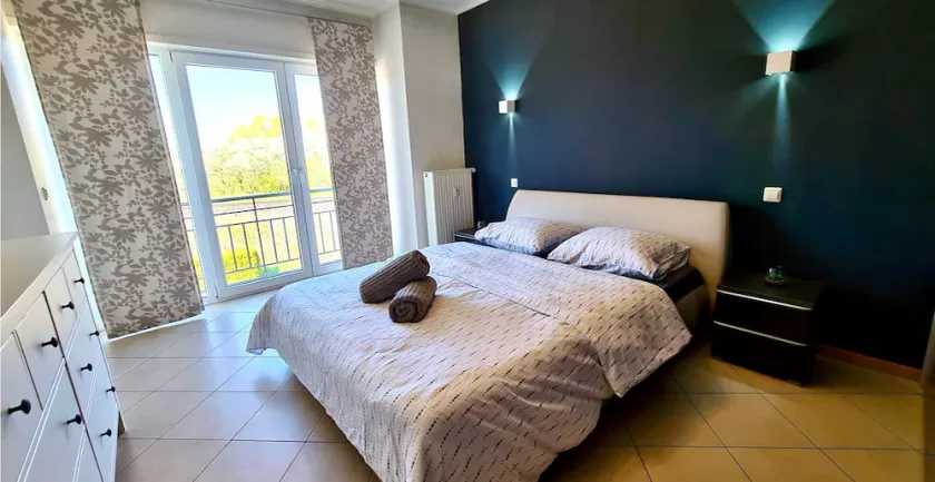 Fully Furnished Modern Condo - Image 1