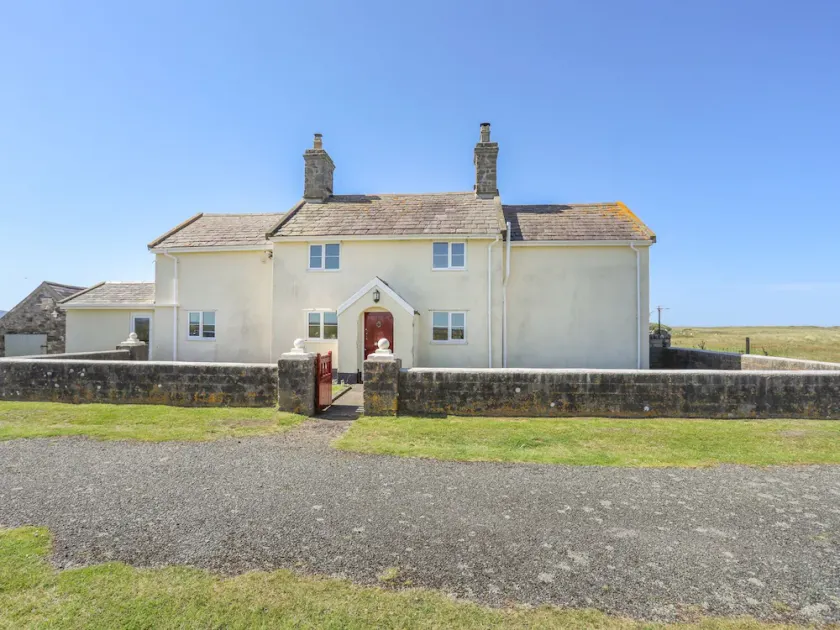 Warren Farmhouse - Image 1