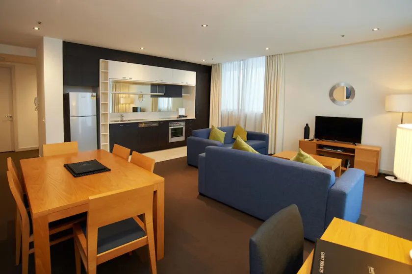 Amity Apartment Hotel South Yarra - Image 1