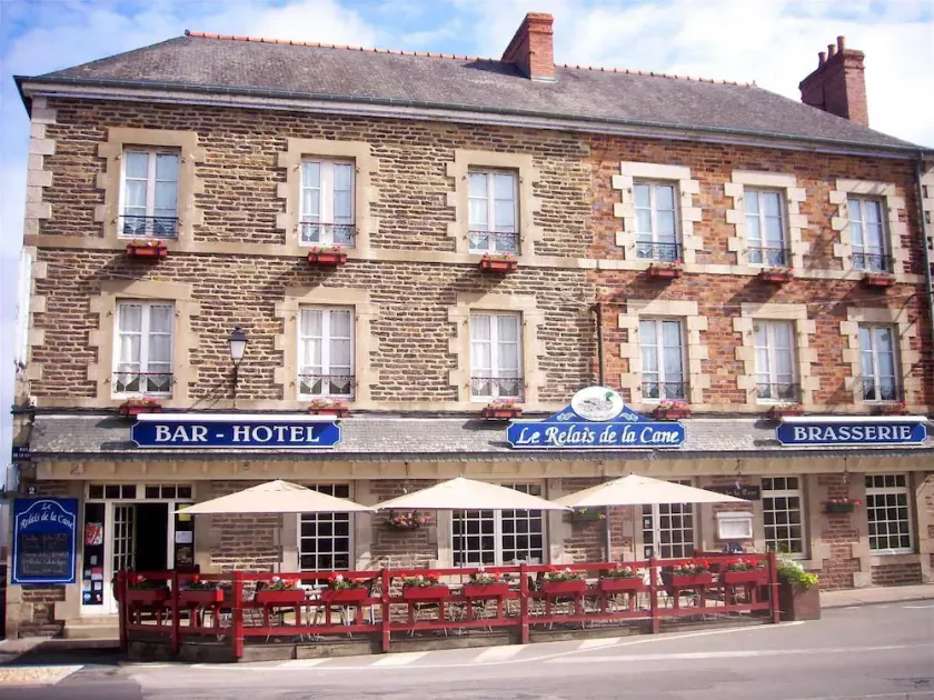 Hôtel Restaurant Le Relais de La Cane - Image 1