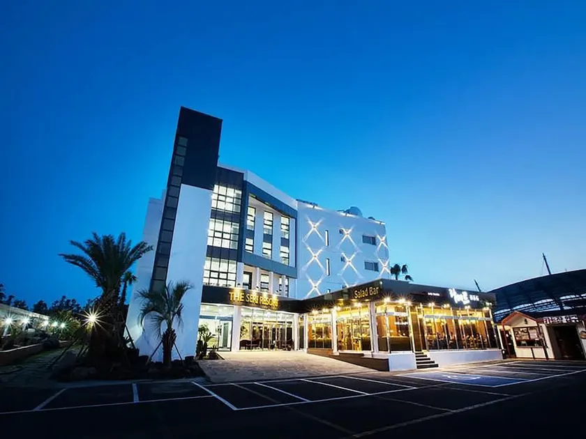 The Seri Resort - Image 1