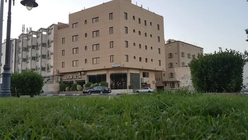 Al Ramla Al Hamra Hotel - Image 1