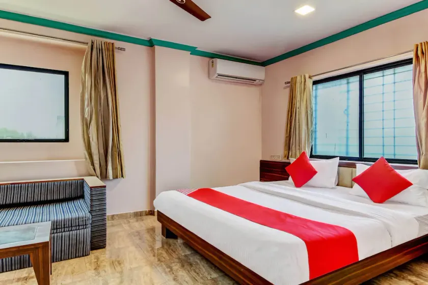 OYO 40635 Hotel Shloka - Image 1