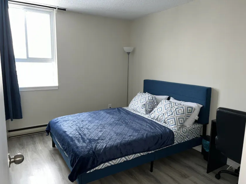 Townhouse Club - Image 1
