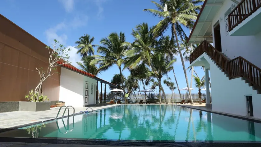 The Beach Hotel Oasis Bridge - Image 1