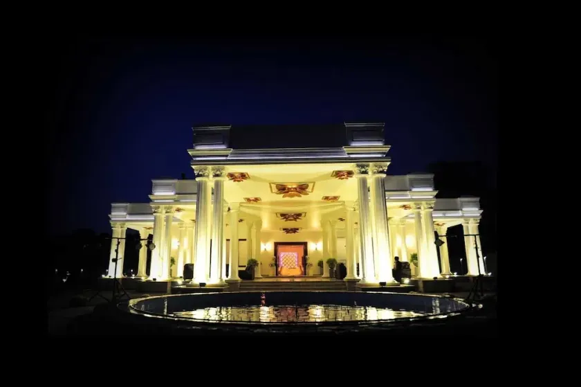 Onreech Hotel - Image 1