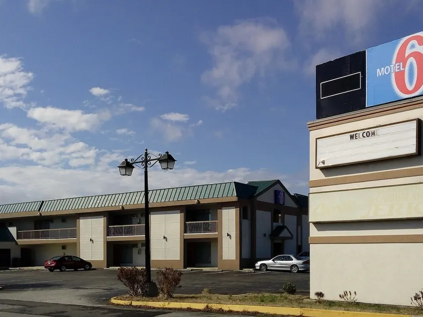 Motel 6 Lexington Park - Image 1