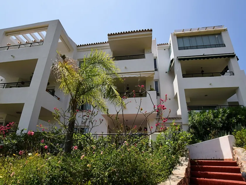Beautiful penthouse apartment with roof terrace and panoramic views - Image 1