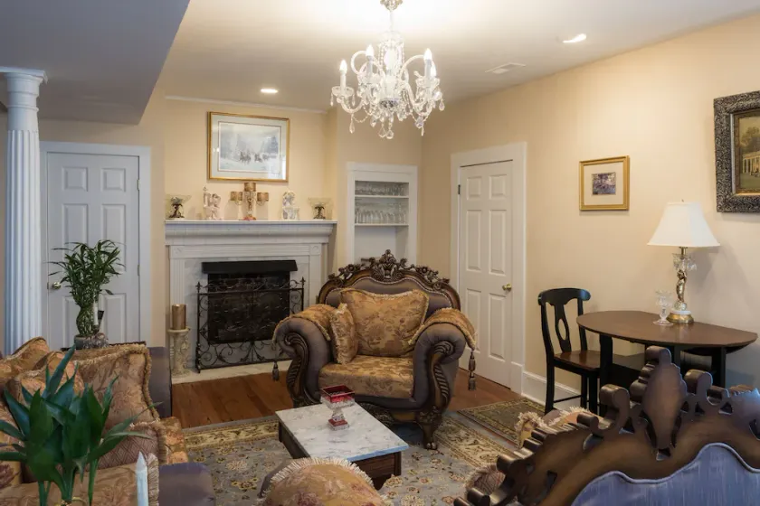 Dennison Street Inn  Bed & Breakfast - Image 1
