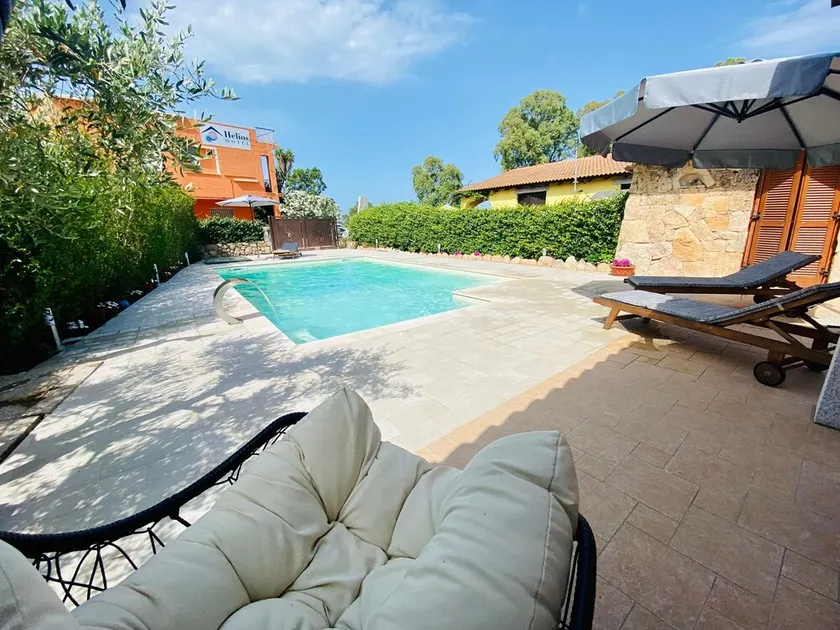 Villetta Todde con Piscina - Image 1
