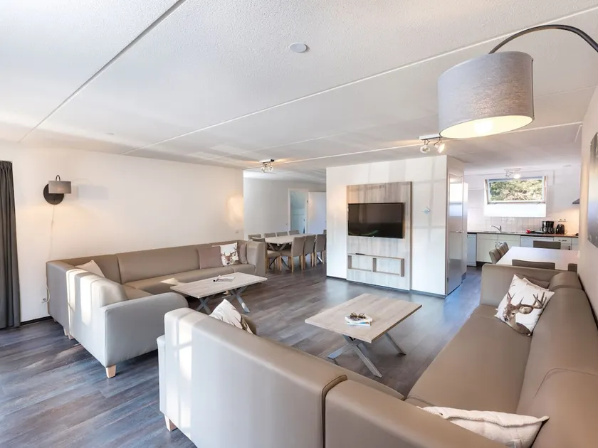 Spacieuse villa entièrement équipée avec piscine, sauna et jardin | Avec animaux acceptés - Image 1