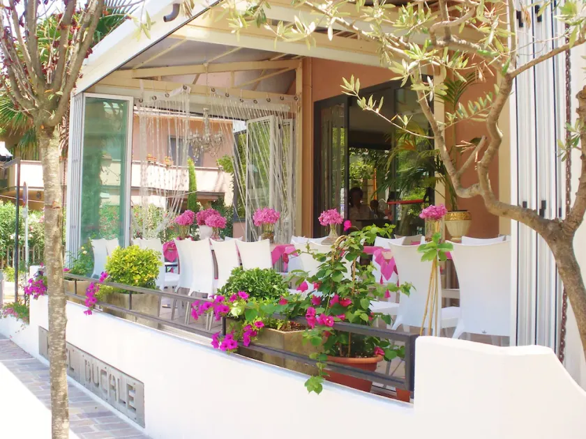 Ducale Hotel - Image 1