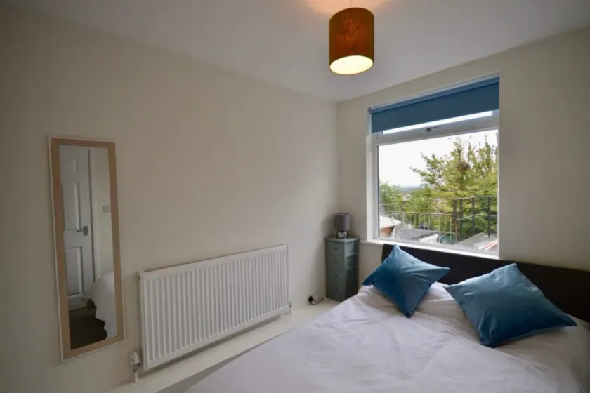 Lovely Modern Flat with Parking Near Airbus, Uwe, MOD - Image 1