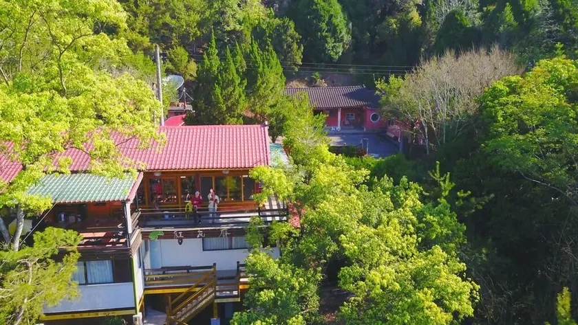 Red Villa - Image 1